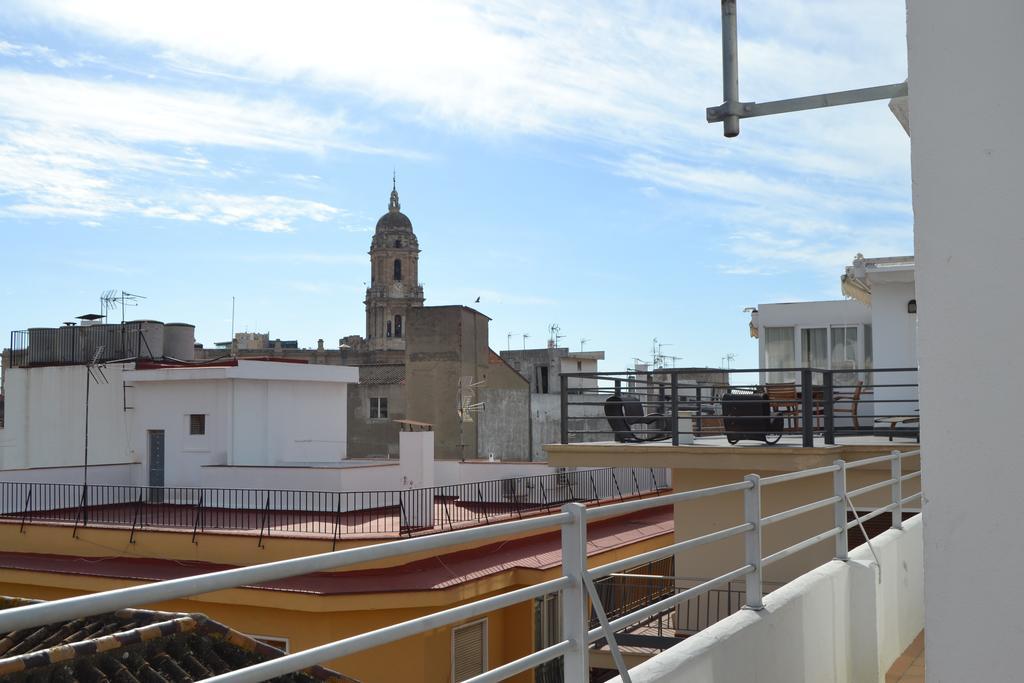 Atico Con Terraza Y Vistas Lägenhet Málaga Exteriör bild